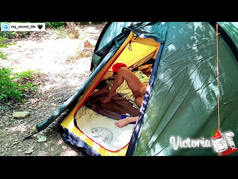 ❤️ Difilmkan di kamera Pria brengsek yang bersemangat dari Orang Asing di dalam tenda Seks berkualitas pada kami