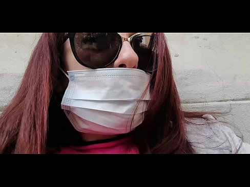 ❤️ Nicoletta membalas dendam pada tetangganya dan kencing di garasinya (Karantina Italia Khusus Covid19) Seks berkualitas pada kami