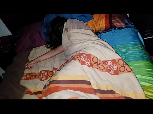 ❤️ Anak tiri memarahi ibu tirinya yang masih muda saat dia tidur. Seks berkualitas pada kami